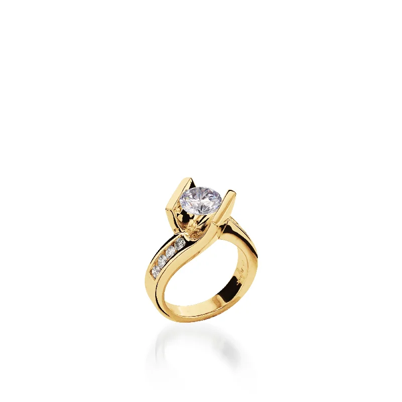 Intrigue Round Yellow Gold Engagement Ring