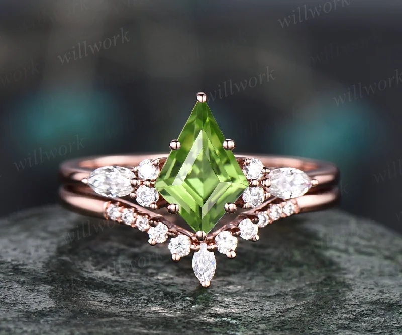 Vintage kite cut green peridot engagement ring set 14k rose gold marquise cut diamond ring for women unique promise bridal wedding ring set