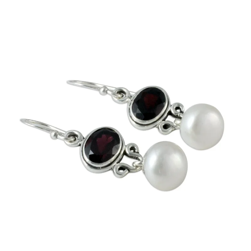 NOVICA Handmade Sterling Silver 'Scarlet Light' Pearl Garnet Earrings (9 mm) (India) - 1.5*0.4