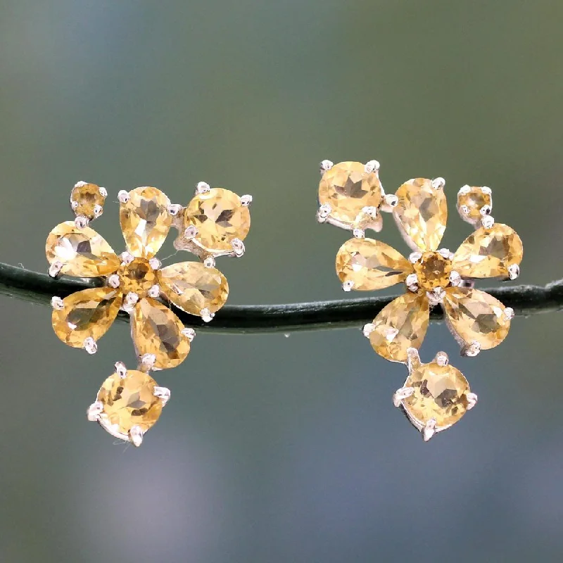 Handcrafted Sterling Silver 'Sunshine Petals' Citrine Earrings (India) - 0.9*0.6